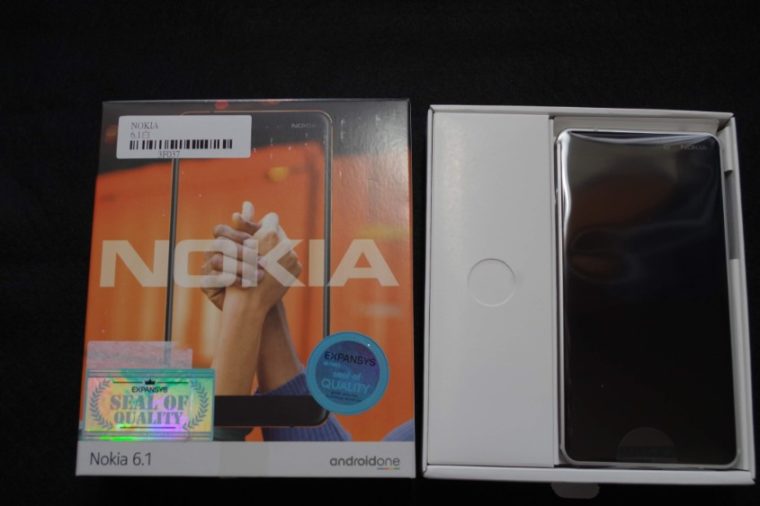 2018年1月にリリースされた｢Nokia 6.1｣を購入したので開封と初見の印象レビューの画像